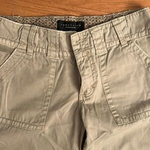Sanctuary “Peace” Women’s khaki pants. Size 27